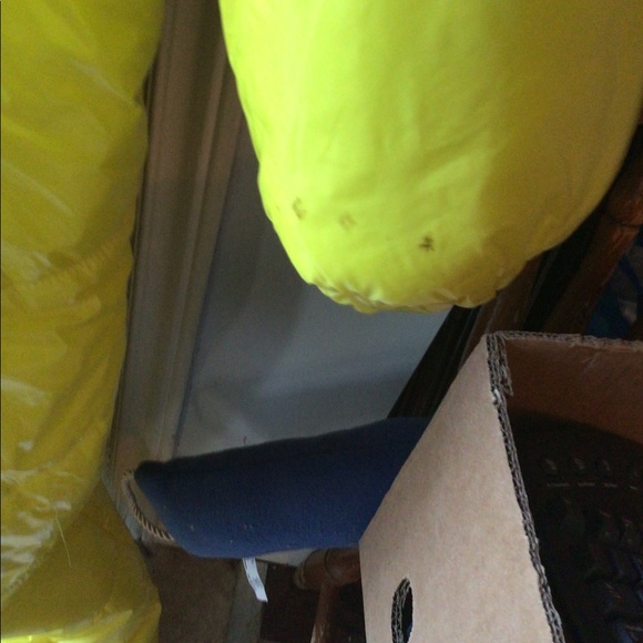 Yellow puffer play suit. - Picture 3 of 8